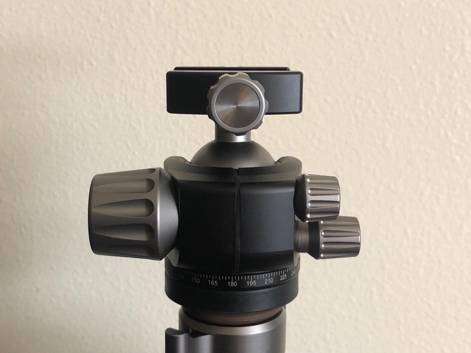 Leofoto LH-30 Tripod Head with BPL-50 Quick Release Plate - Height: 80mm - Load Capacity: 15kg customer photo 1