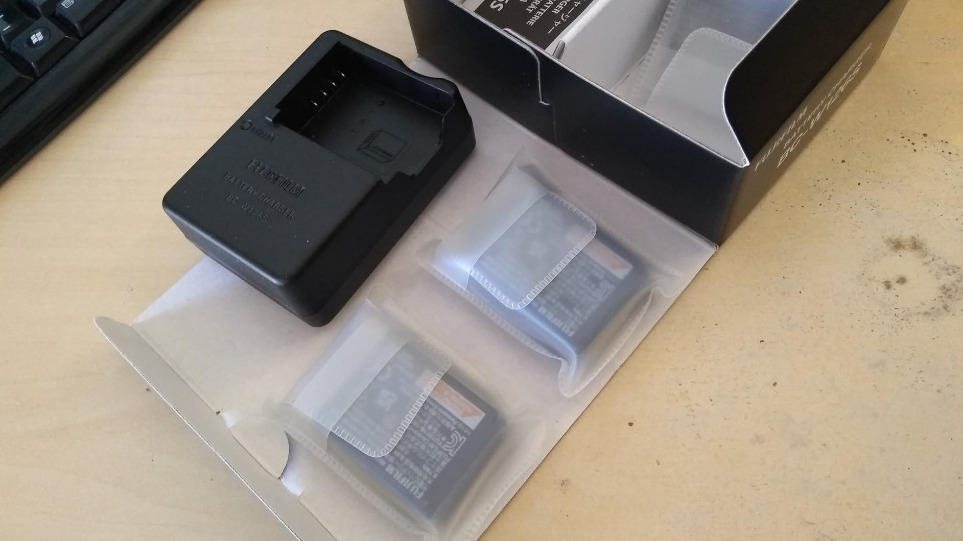 Fujifilm NP-W126S Li-Ion Rechargeable Battery (Official) customer photo 1