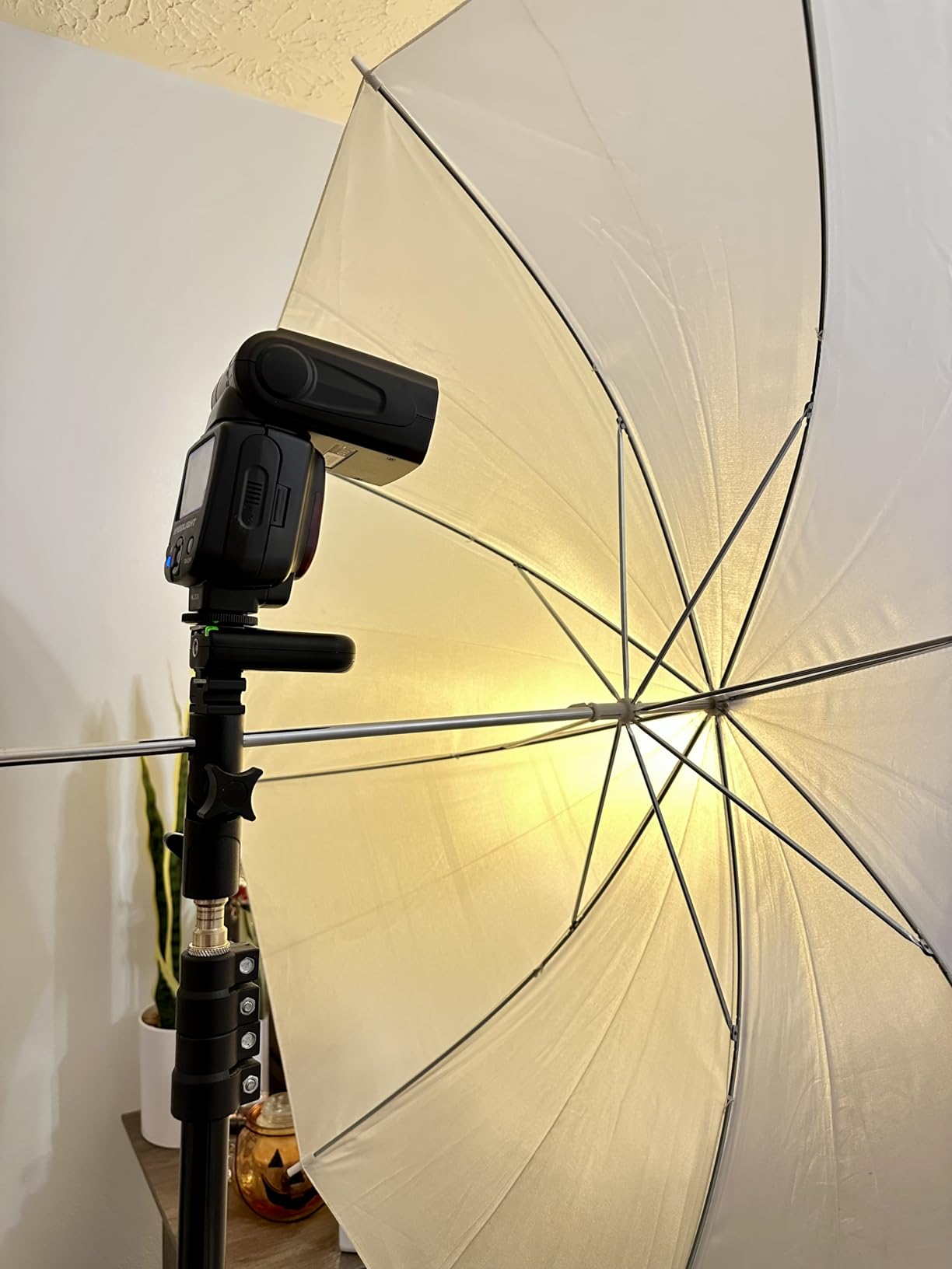Anwenk Camera Flash Speedlite Mount Swivel Light Stand Bracket with Umbrella Reflector Holder customer photo 1