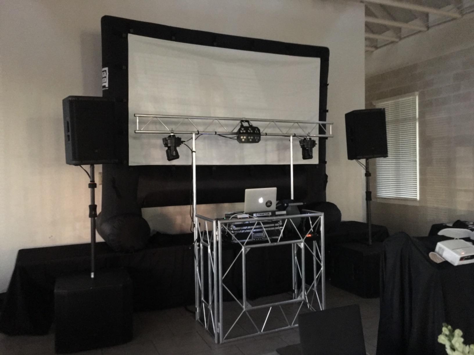 innopow 200-Channel Wireless Microphones System, Dual UHF Metal Cordless Mic Set, Auto Scan, Long Range 200-240Ft,16 Hours Use for Karaoke Singing, Church, 2022 Version(WM333) customer photo 2