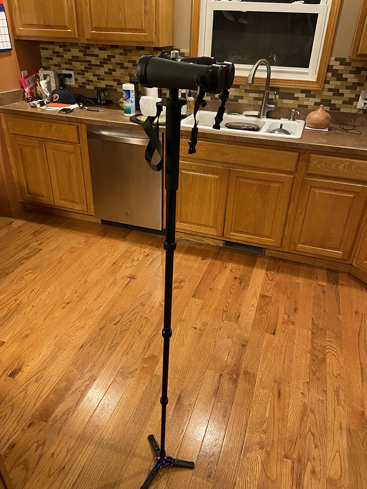 Neewer Extendable Camera Monopod with Detachable and Foldable Stand Base: Aluminium Alloy, Height 52-168 cm for Nikon Sony DSLR; Maximum Load of 5 kg customer photo 2
