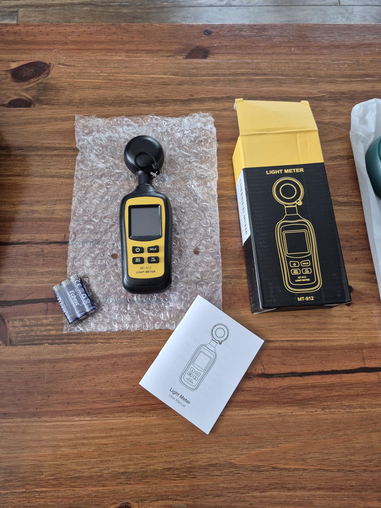 URCERI Light Meter Digital Illuminance Meter customer photo 1