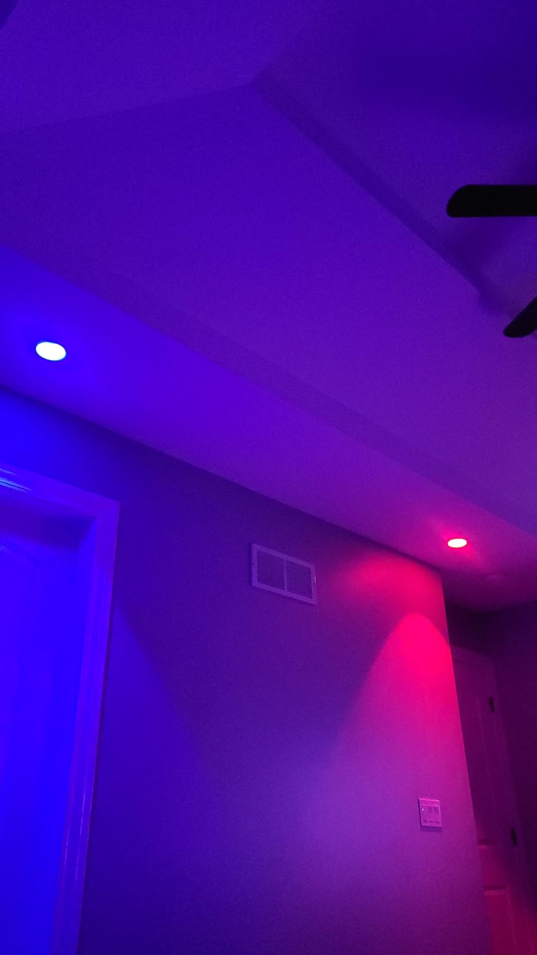 ILC Par16 LED Light Bulbs 40 Watt Equivalent Color Changing E26 Screw 45°, 12 Colors Dimmable Warm White 2700K RGB LED Spot Light Bulb with 5W Remote Control,(Pack of 4) customer photo 2