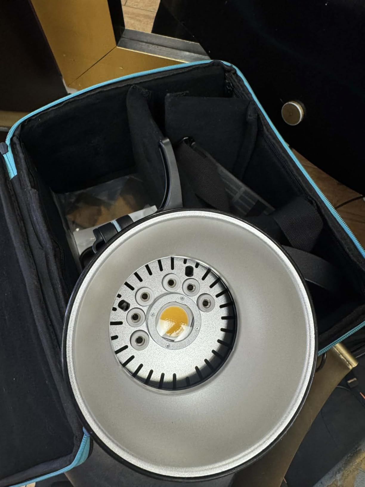 XPLOR 600 PRO TTL Li-ion Battery-Powered HSS Strobe Light with Built-in R2 2.4GHz, Bowens Mount 600w Wireless Monolight with 370 Full-Power Flashes for Outdoor Strobe Light customer photo 2