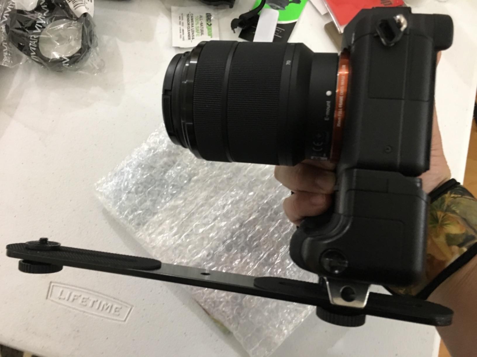ChromLives 1/4'' Dual Camera Mount Flash Bracket Extension Bar 10.6'' Straight Flash Bracket Tripod Mount Bracket for DSLR Camera LED Light Flash Light Microphone and More customer photo 2