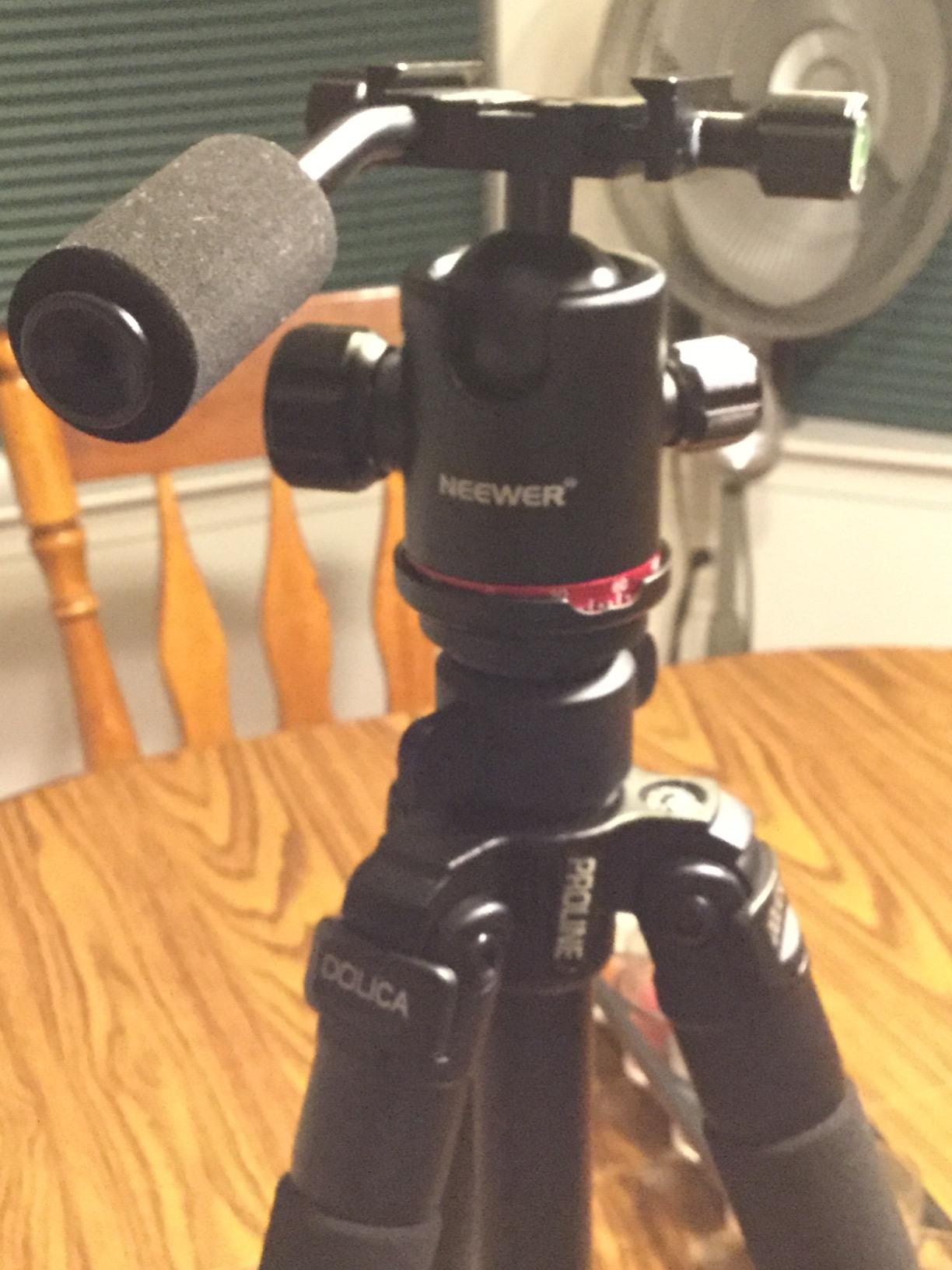 Neewer Heavy Duty Camera Tripod Ball Head with Handle and 1/4 inch Quick Shoe Plate, 360 Degree Panoramic Head for Tripod, Monopod, Slider, DSLR Camera, Camcorder, Load up to 17.6 pounds/8 kilograms customer photo 1