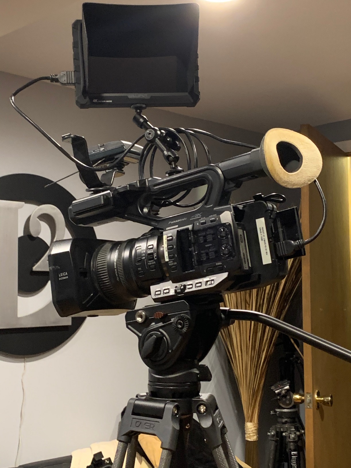 Cayer BV25LH Video Tripod System, 74 inch Carbon Fiber Professional Heavy Duty Camera Tripod Kit, Twin Tube Tripod Leg with Fluid Drag Head, 2 Pan Bar Handles, Max Loading 17.6LB customer photo 2