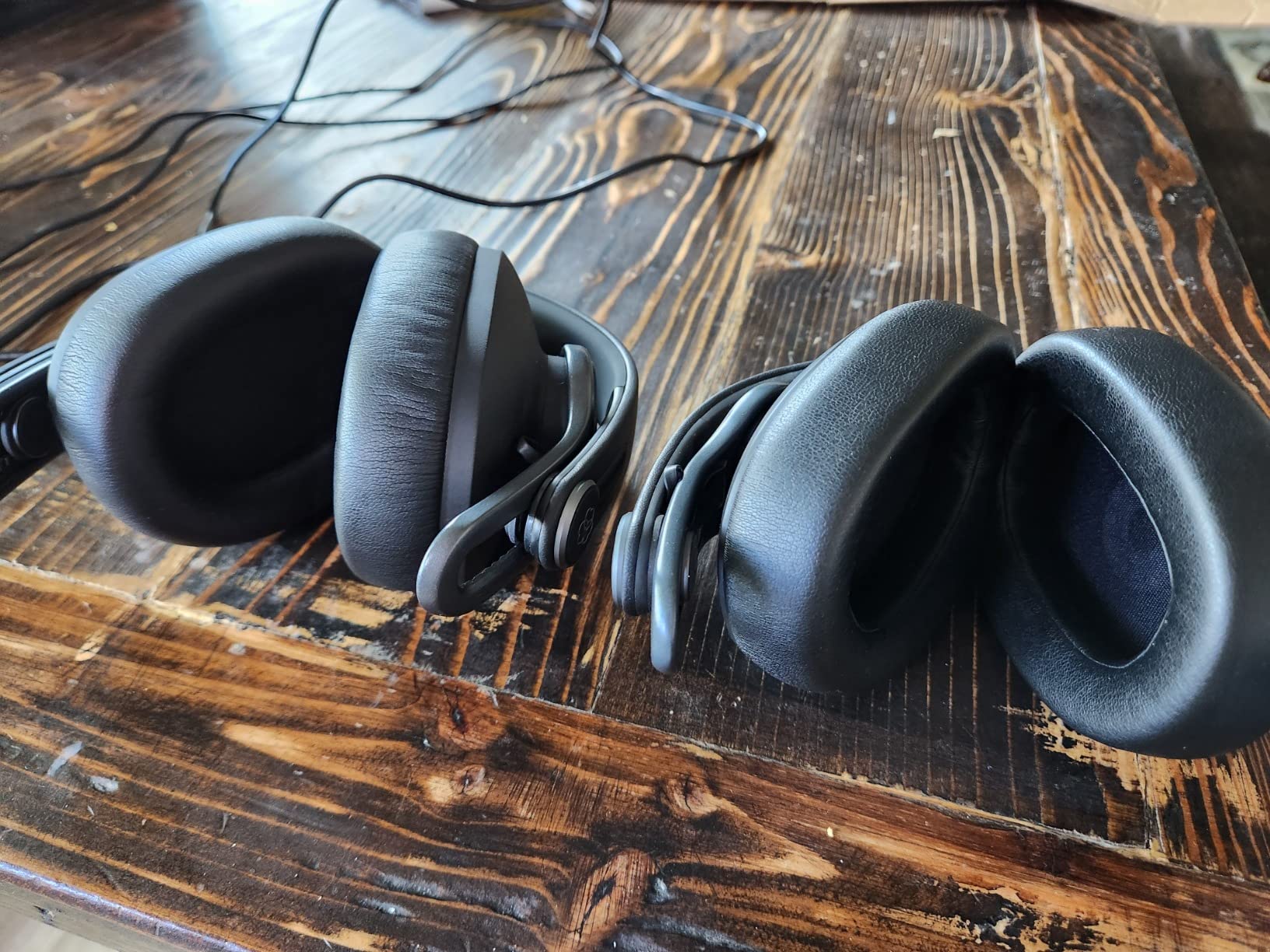AKG Pro Audio K371 Wired Over-Ear, Closed-Back, Foldable Professional Recording Studio Headphones customer photo 2