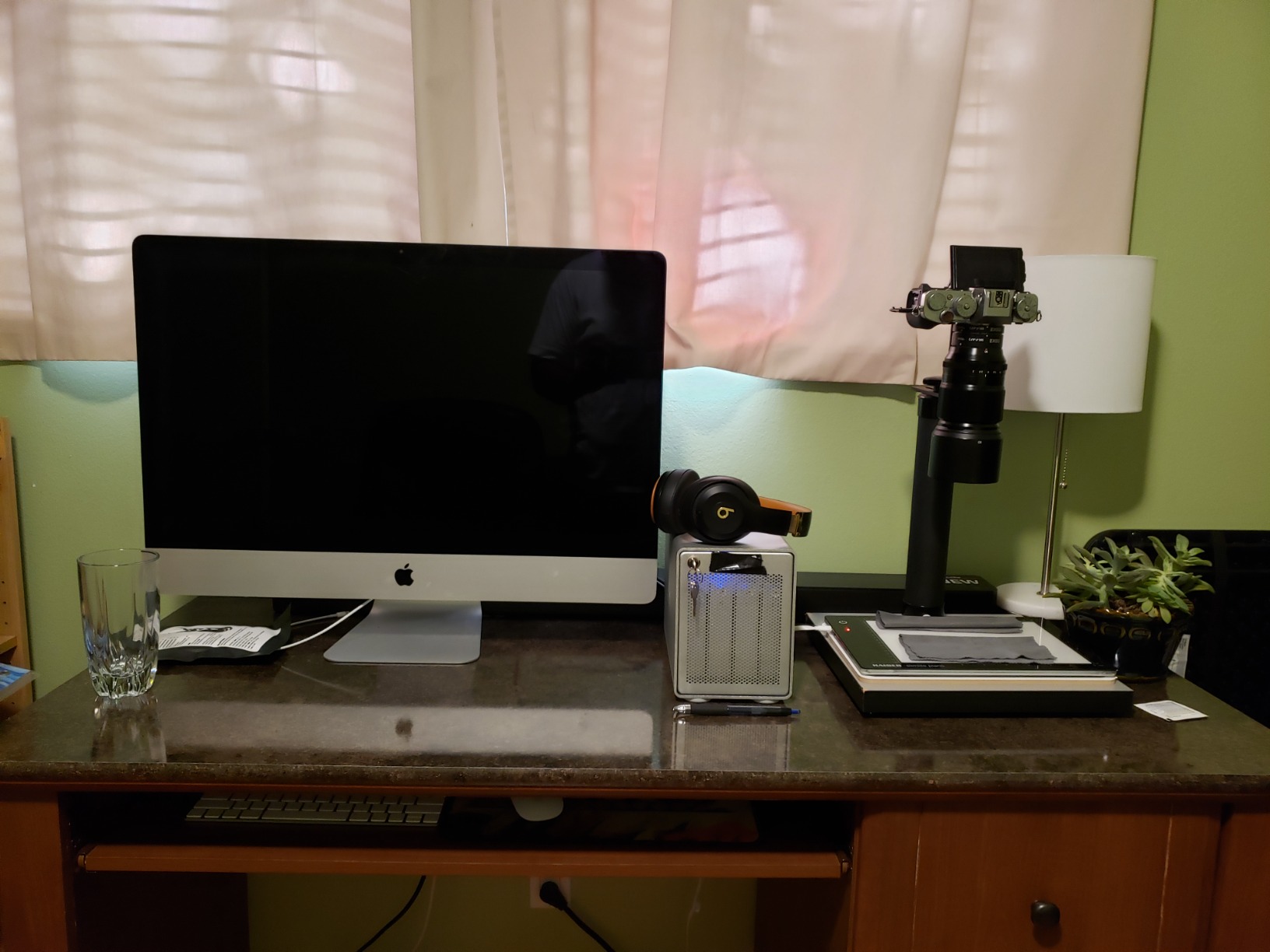 Cosmo Copy Stand, Mini 500, a Compact Tool with a Floating Magnet Board for Digitizing Old Photos with Your High-Pixel Camera or Smartphone Instead of Scanning. Made in The USA customer photo 1