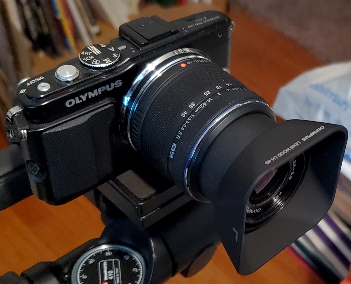 Urth Lens Mount Adapter: Compatible with Olympus OM Lens to Micro Four Thirds (M4/3) Camera Body customer photo 2