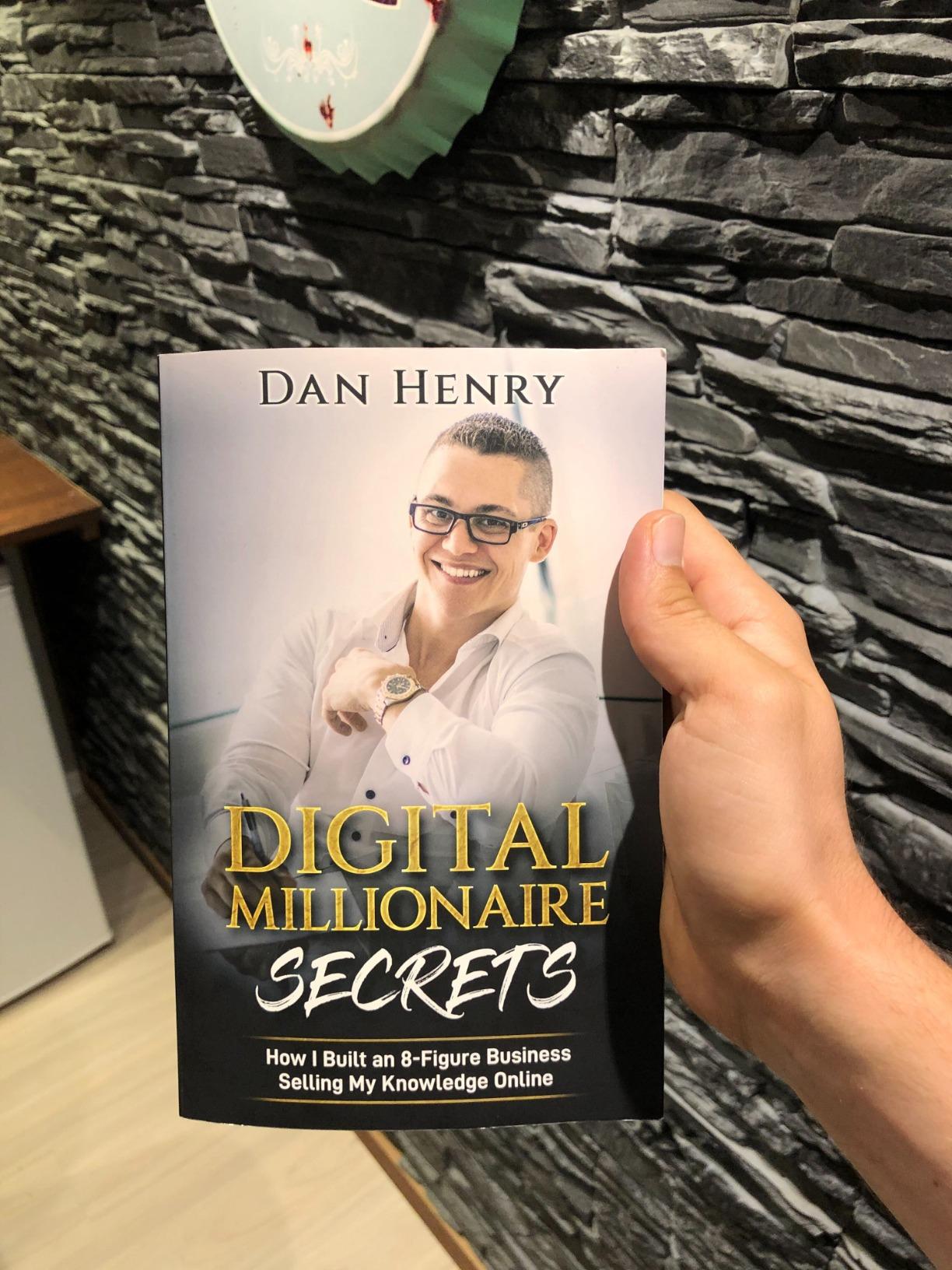 Digital Millionaire Secrets: How I Built an 8-Figure Business Selling My Knowledge Online customer photo 1