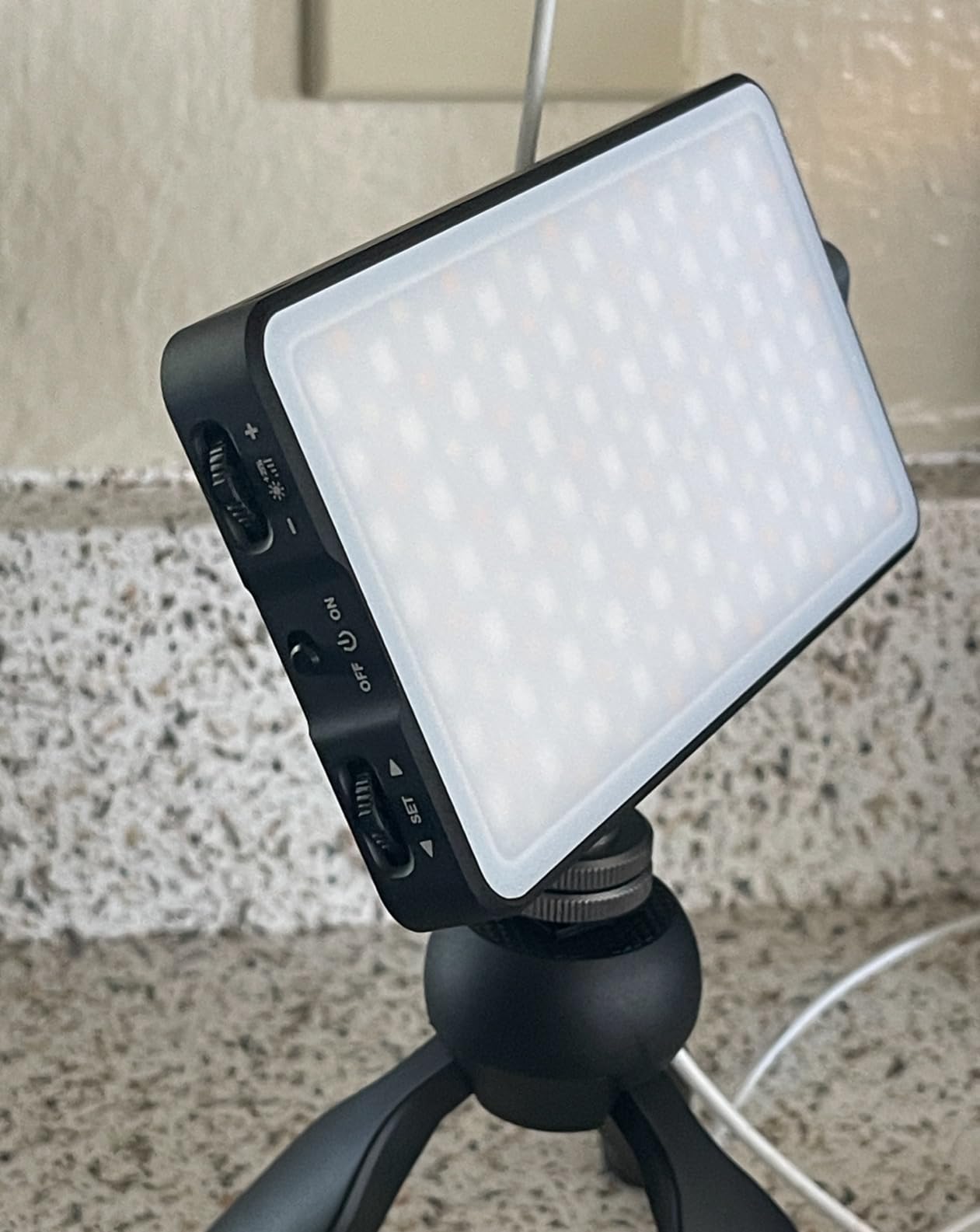 G2 Pocket RGB Camera Light, Built-in 7200mAh Rechargeable Battery 360°Full Color Gamut 9 Light Effects, 2600-10000K LED Video Light Panel with Aluminum Alloy Body, Adjustable Tripod Stand customer photo 2