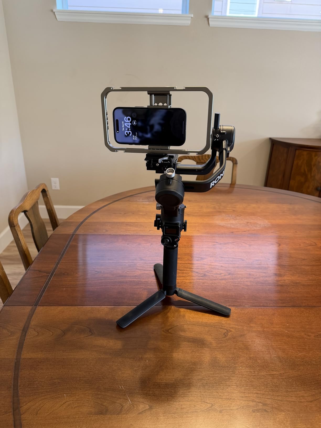 SmallRig Universal Smartphone Video Rig for iPhone 17 16 15 14 for Samsung, Filmmaking Vlogging Rig Aluminium Alloy Phone Video Cage Grip with Cold Shoe Mount for Videomaker Videographer customer photo 2