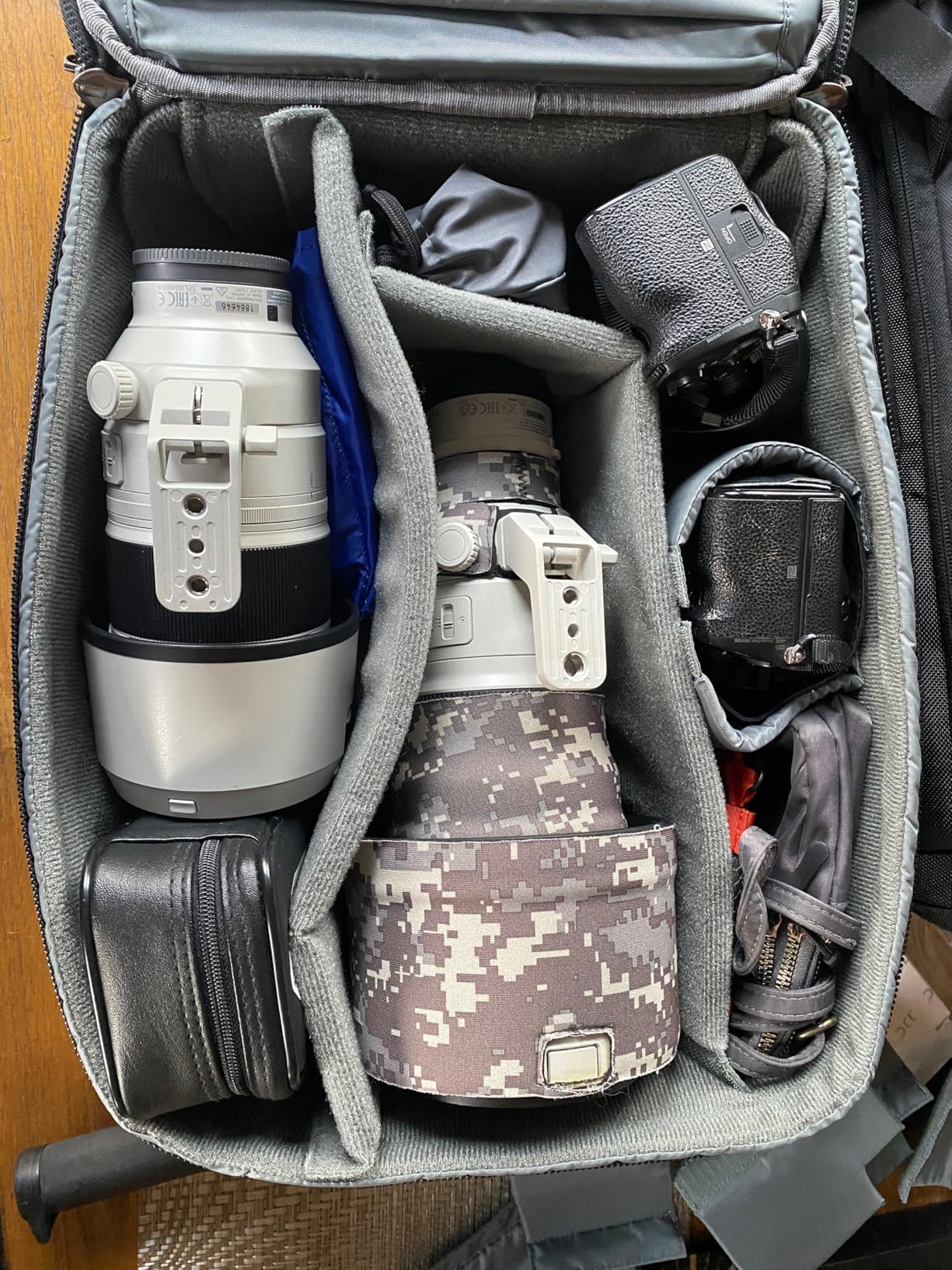 Think Tank Essentials Convertible Rolling Camera Backpack - Black customer photo 1