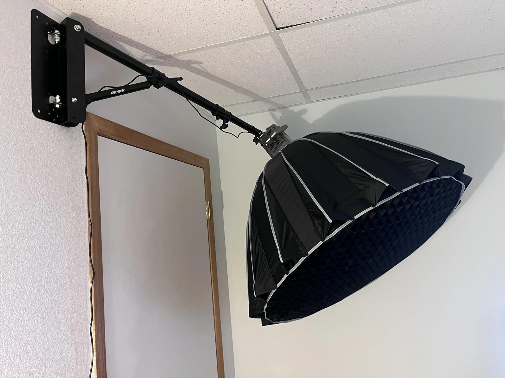 Amaran 200X S COB Led Video Light Bi Color 2700K-6500K, 250W, 45400Lux @1M, CRI≥95, TLCI≥95, App Control, 9 Pre-Programmed Lighting Effects customer photo 1