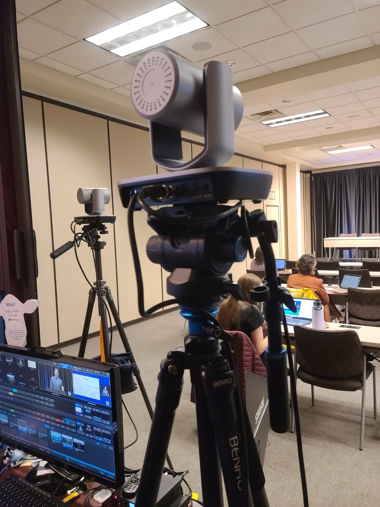 AVKANS 4K NDI PTZ Camera 20X, AI Tracking Camera with HDMI SDI IP Live Streaming for Church, Worship, Live Events, Sport, Broadcasting customer photo 1