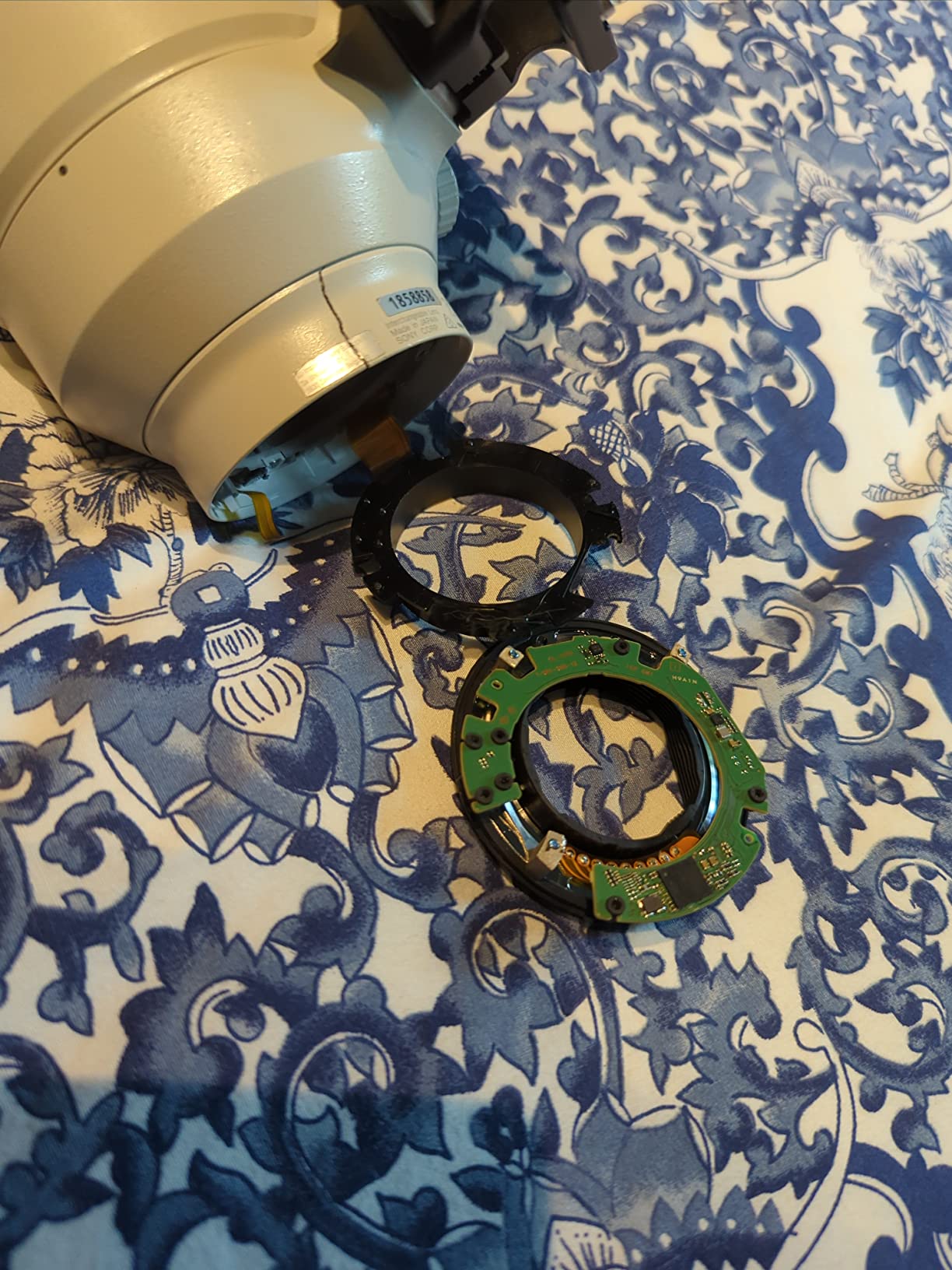 Leofoto SF-01 Replacement Foot, for Sony Full-Frame E-Mount Lenses, Strap Slot, QD Spot, 1/4 inch and 3/8 Screw Hole, Lightweight and Low Profile, Arca Compatible customer photo 1