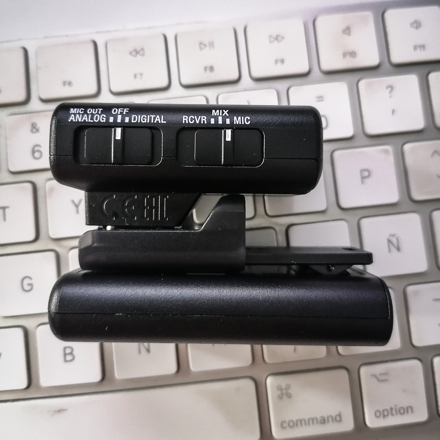 Sony Digital Bluetooth Wireless Microphone ECMW2BT (Black), Small customer photo 2