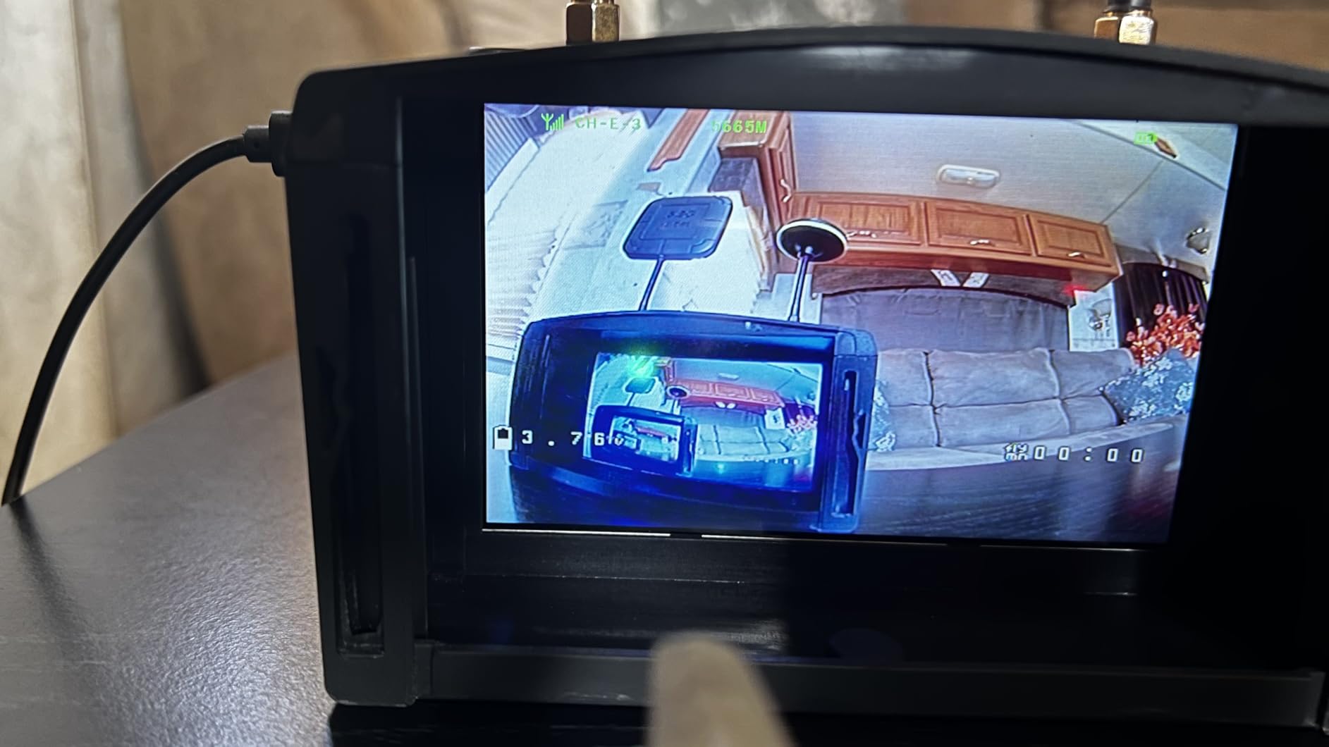 EV800D FPV Goggles with DVR 5.8G 40CH 5 Inch Screen customer photo 2