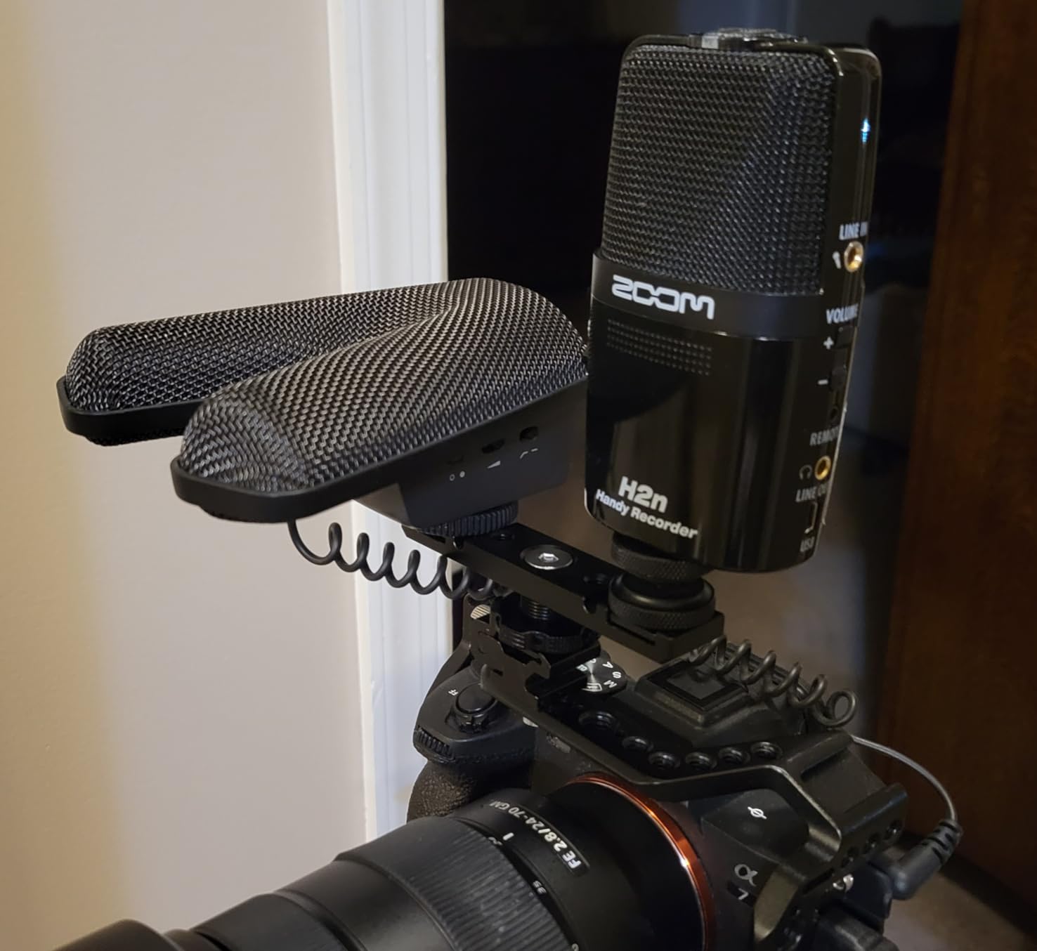 Dual Cold Shoe Mount Bracket, Dual Cold Shoe Mount Plate Adapter, Dual Hot Shoe Extension Bar for Nikon Canon Sony DSLR Camera Flash LED Video Light Microphone customer photo 2