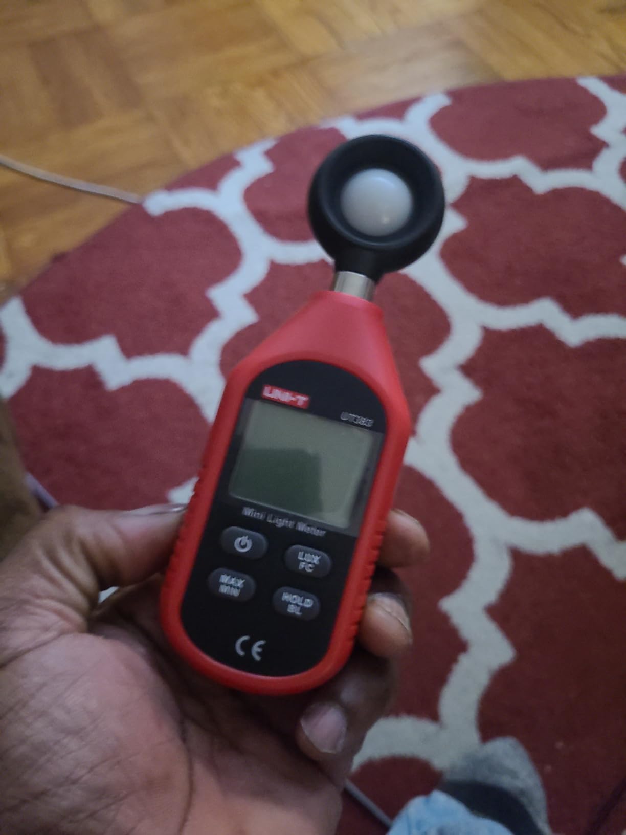UNI-T UT383 Light Meter Lux Meter Lumens Digital Illuminance Meter 0~199,900 Lux customer photo 1