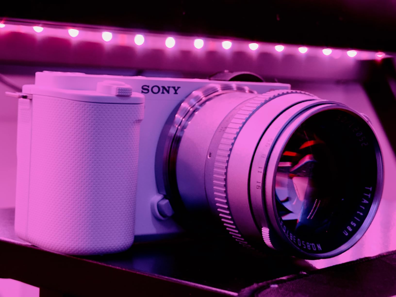 TTArtisan 50mm F1.2 APS-C Manual Focus Lens for Sony E Mount customer photo 2