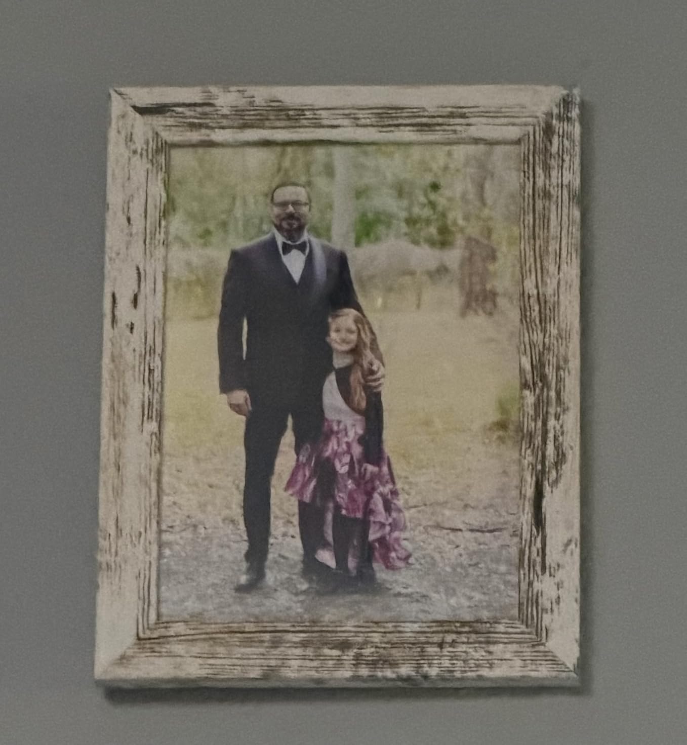 XUANLUO 8x10 Picture Frames Set of 4 Rustic Retro Photo Frame with HD Plastic Cover for Wall Mount and Tabletop Display Family Friends Wedding Gift customer photo 1
