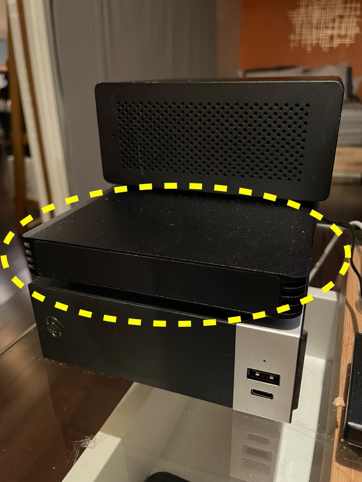 StarTech.com 4 Bay Thunderbolt 3 NVMe Enclosure for M.2 NVMe SSD Drives customer photo 1