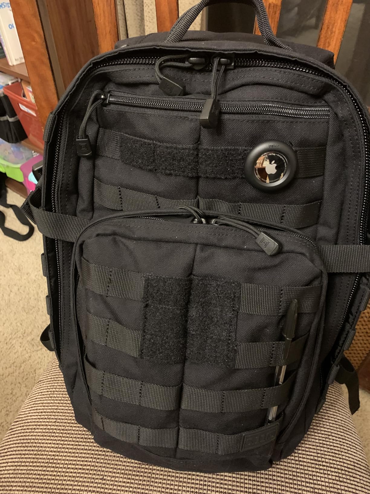 Belkin Apple AirTag Secure Holder with Clip - AirTag Holder - Durable Scratch Resistant AirTag Case - Apple Air Tag Case with Spring Loaded Clip - Attach to Backpack, Clothing, & Luggage - Dark Gray customer photo 2