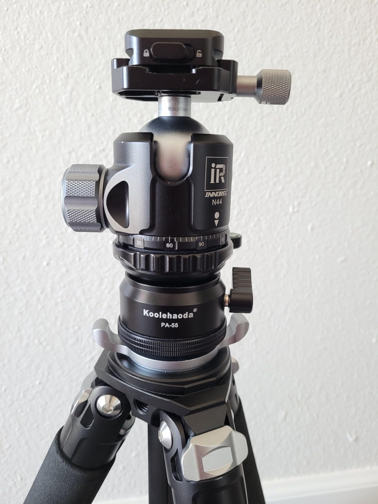 Koolehaoda Tripod Leveling Base Camera Leveler Tripod Head ∅66mm Half Ball Inclination 15° and 360° Panoramic, 1/4