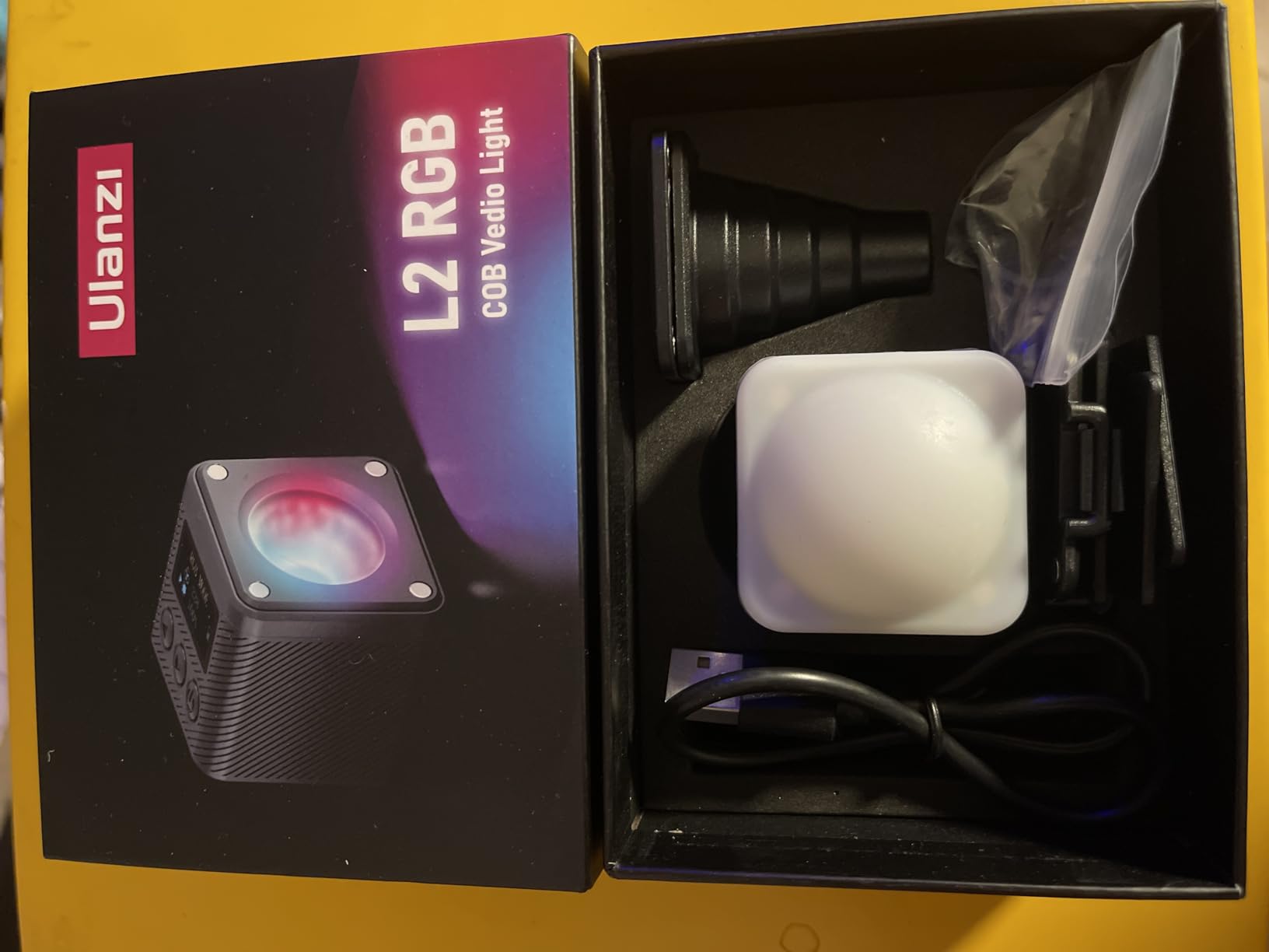 Ulanzi L2 COB RGB LED Video Light, 360° Full Color Portable Led Light for Camera Lighting, Magnetic Super Mini Cute Cube Light customer photo 1