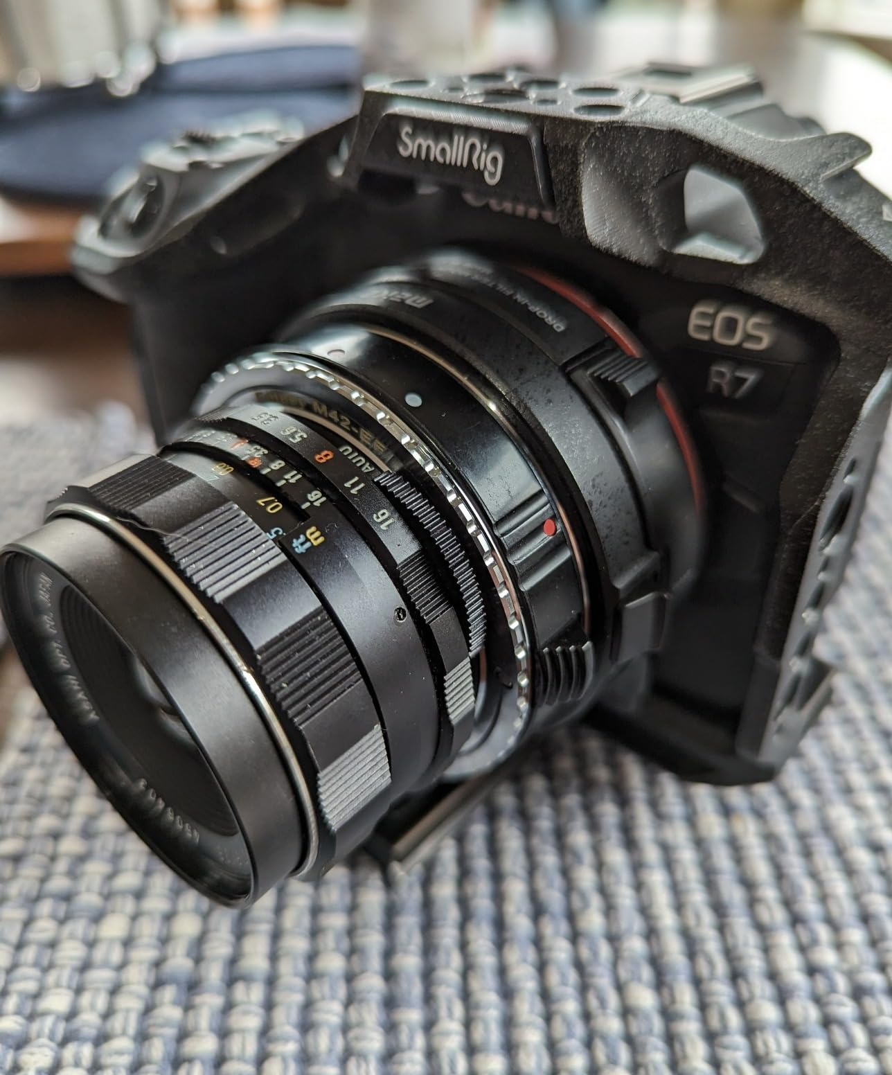 SmallRig R7 Cage for Canon R7, Aluminum Alloy R7 cage with Quick Release Plate for Arca Stand, Cold Shoe, NATO Rail and Threaded Holes, Formfitting Camera Cage Video Rig for Canon R7-4003 customer photo 1