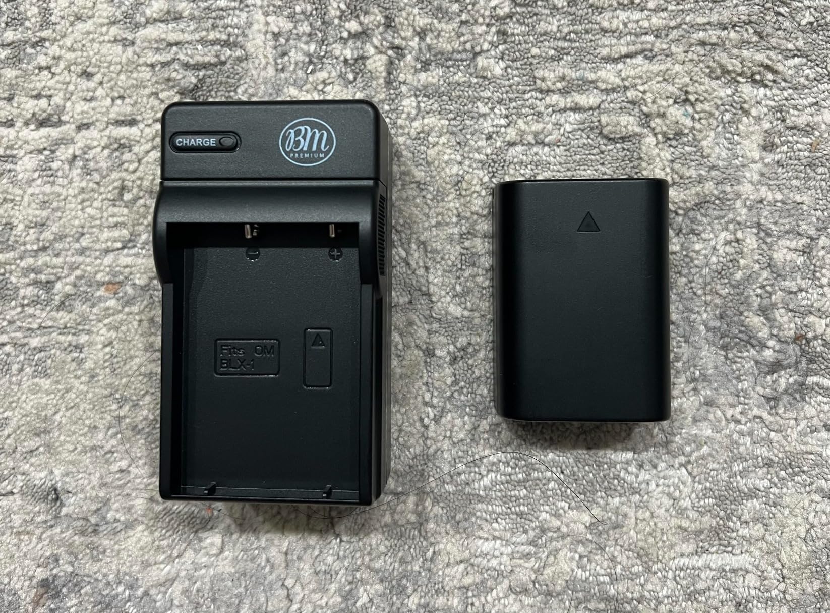 BM Premium BLX-1 High Capacity Battery and Battery Charger for Olympus OM System OM-1, OM-1 Mark II, OM-3, HLD-10 Cameras customer photo 1