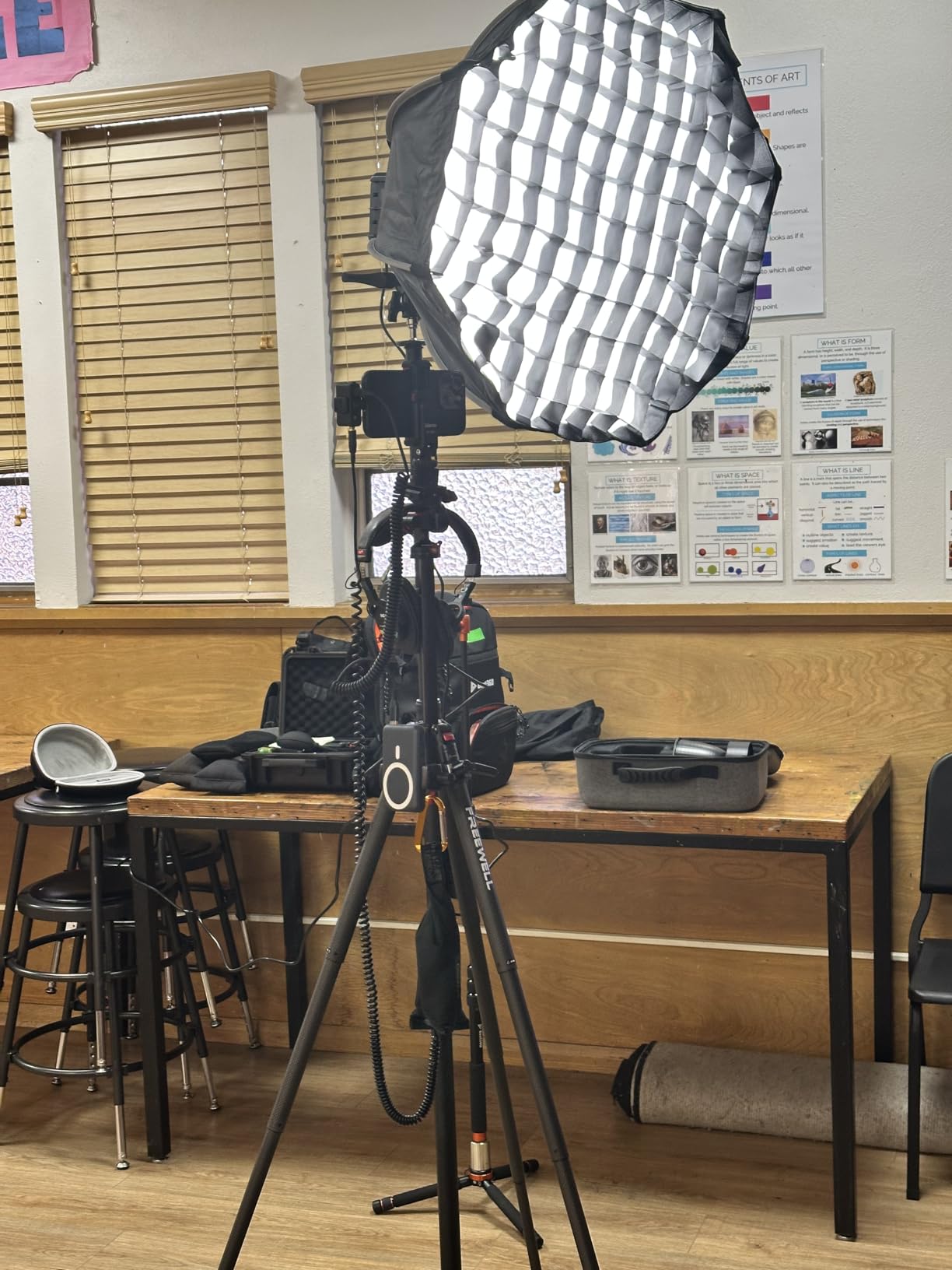 GVM 80W Bi-Color COB Video Light Kit, 2700K~7500K Continuous Lighting for Photography with Bowens Mount Softbox & Stand, 8 Effects Support AC Adapter & NP Battery customer photo 1