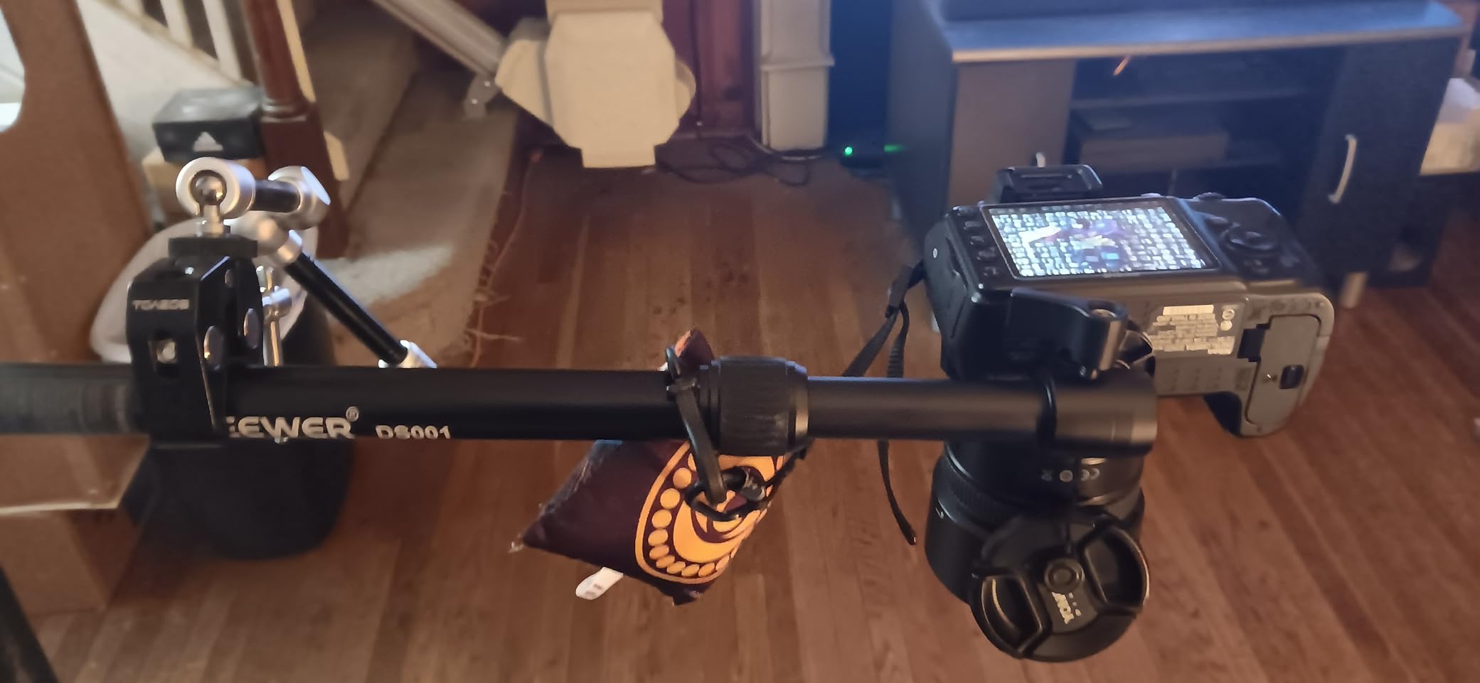 NEEWER DS001 Table Overhead Camera Mount Arm 11.8-20 inches/30-51 cm Telescopic Extension Arm for Table Stand with Ball Head Mount 1/4 Inch 3/8 Inch 5/8 Inch Screws for Webcam Camera LED Ring Light customer photo 2