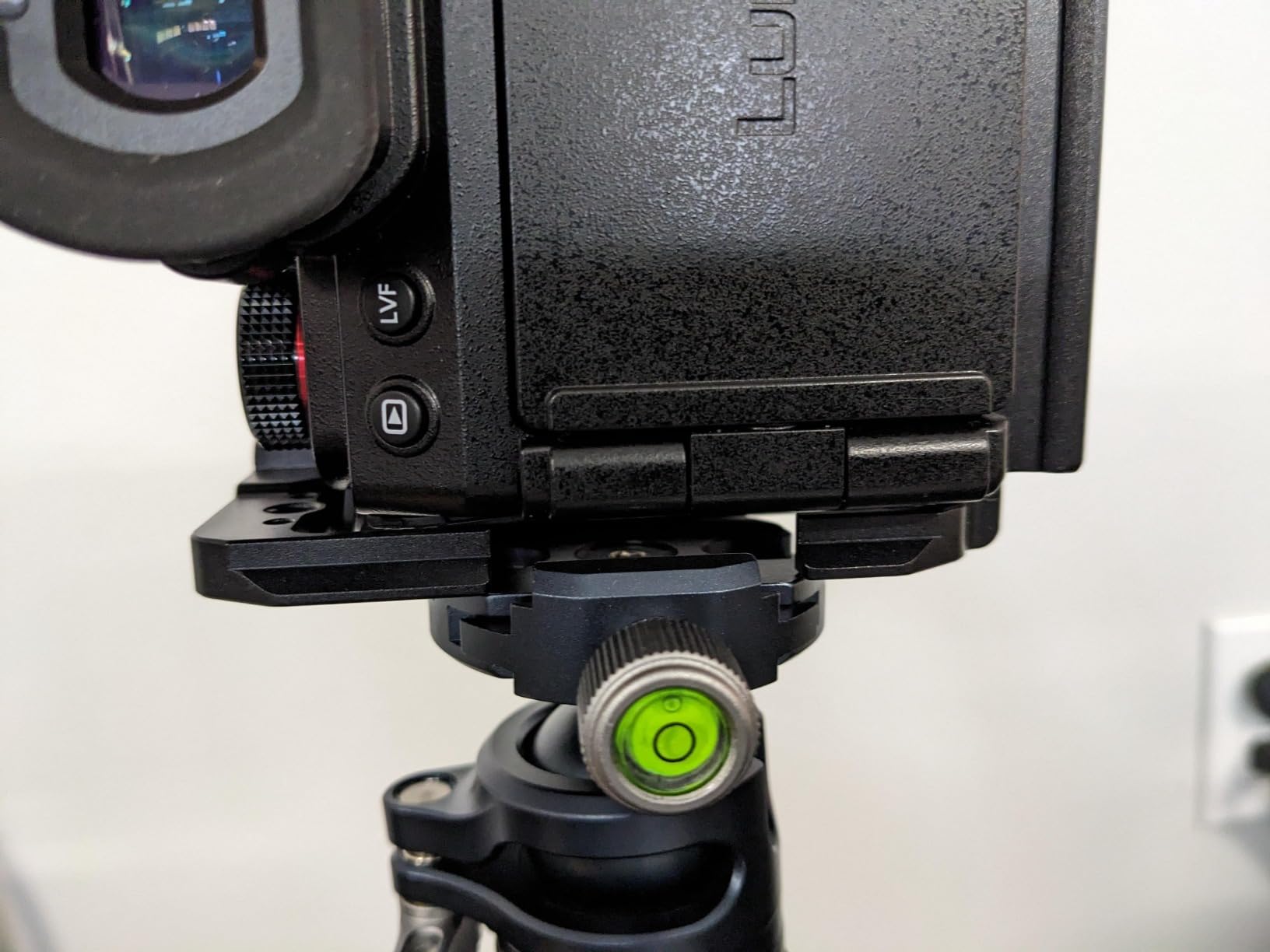 Nitze L Bracket for Panasonic S5 II / S5 IIX Camera, with Built-in Arca-Type Quick Release Plates, 1/4