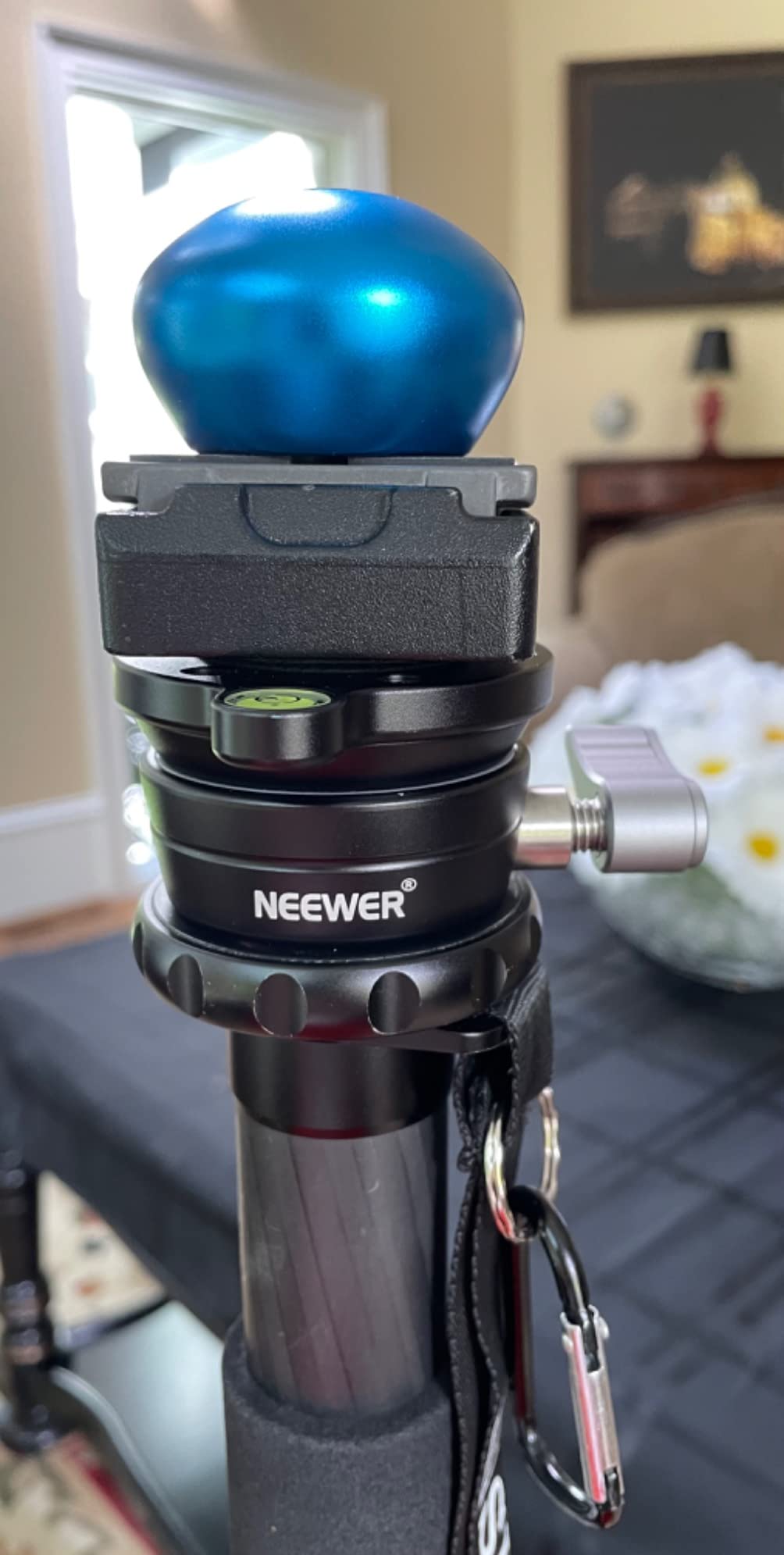 NEEWER Tripod Leveling Base (⌀60mm) Camera Leveler, Aluminum Adjusting Tripod Head Plate with -15°/+15° Tilt, Bubble Level, 1/4
