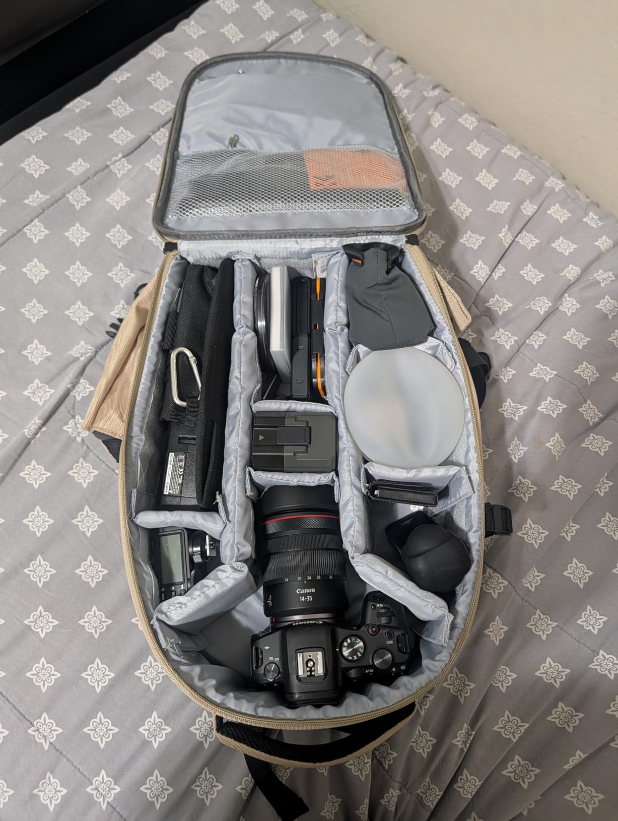 MOSISO Camera Backpack, DSLR/SLR/Mirrorless Photography Camera Bag 15-16 inch Waterproof Hardshell Case with Tripod Holder&Laptop Compartment Compatible with Canon/Nikon/Sony, Emerald Green customer photo 1