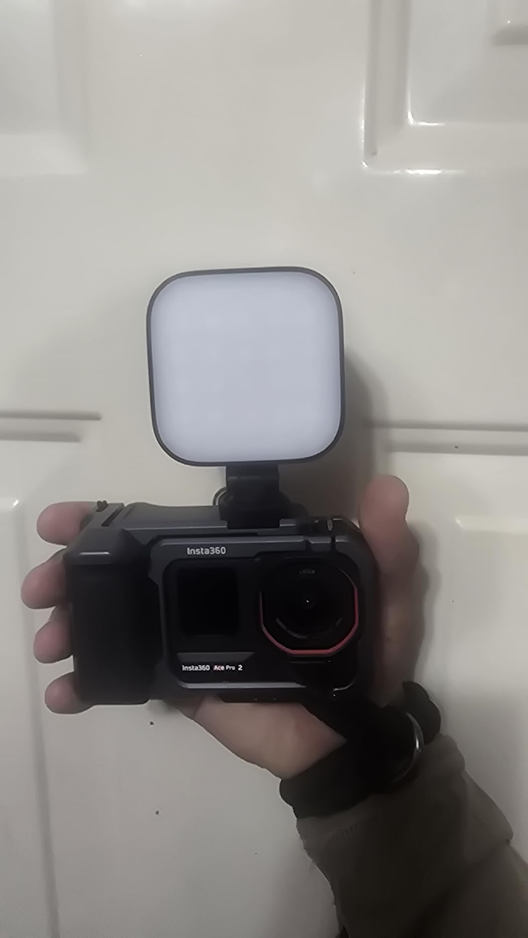 ULANZI U60 RGB Video Lights Black LED Camera Light 360° Full Color Portable Photography Lighting w Quick Release Cold Shoe Adapter and Clip, 2500mAh Rechargeable CRI 95+ 2500-9000K Dimmable Panel Lamp customer photo 1