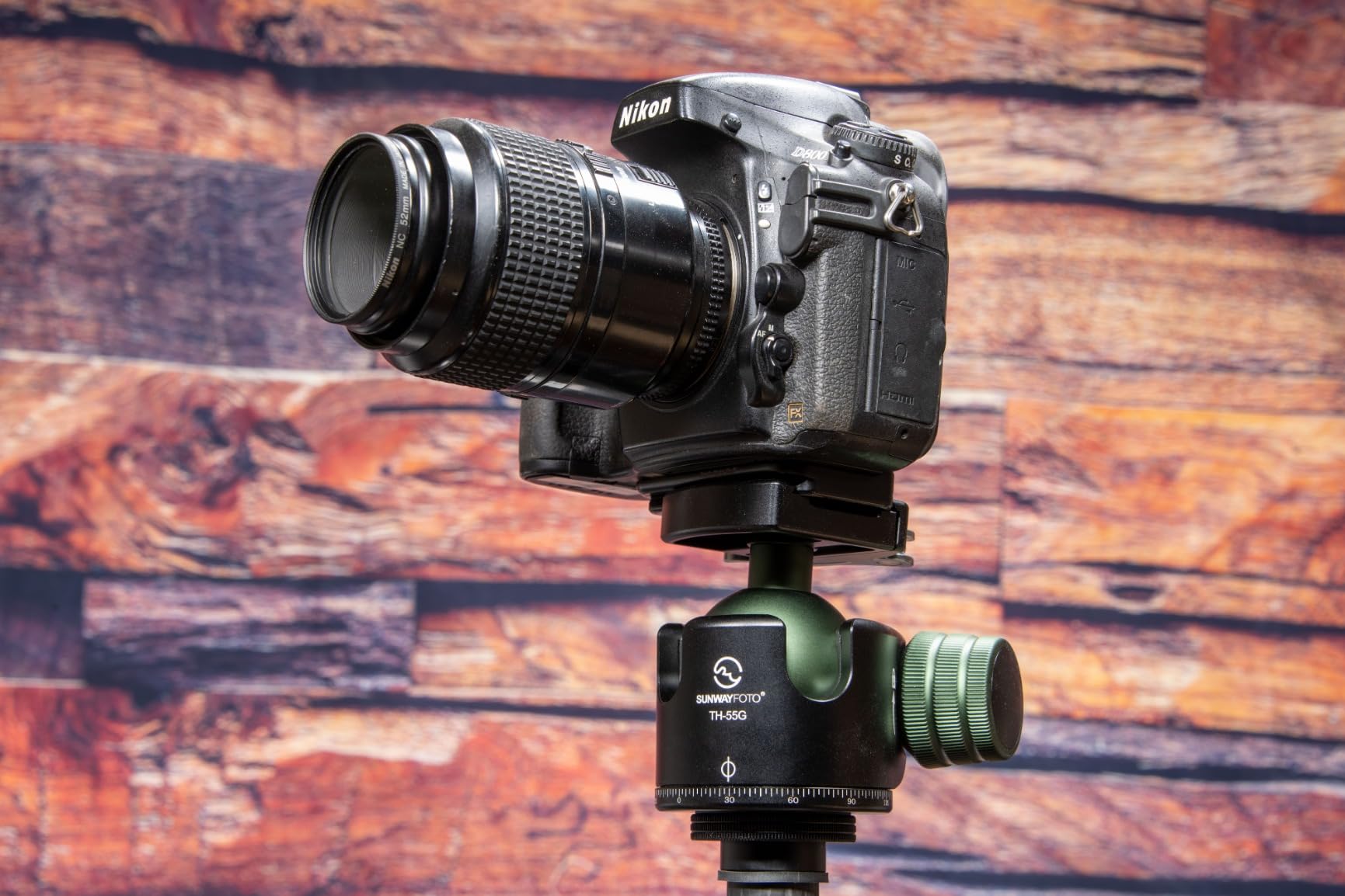 Sunwayfoto TH-55G 55mm Low Profile High Locking Strength Ball Head w Lever Lock Clamp Arca Compatible customer photo 2