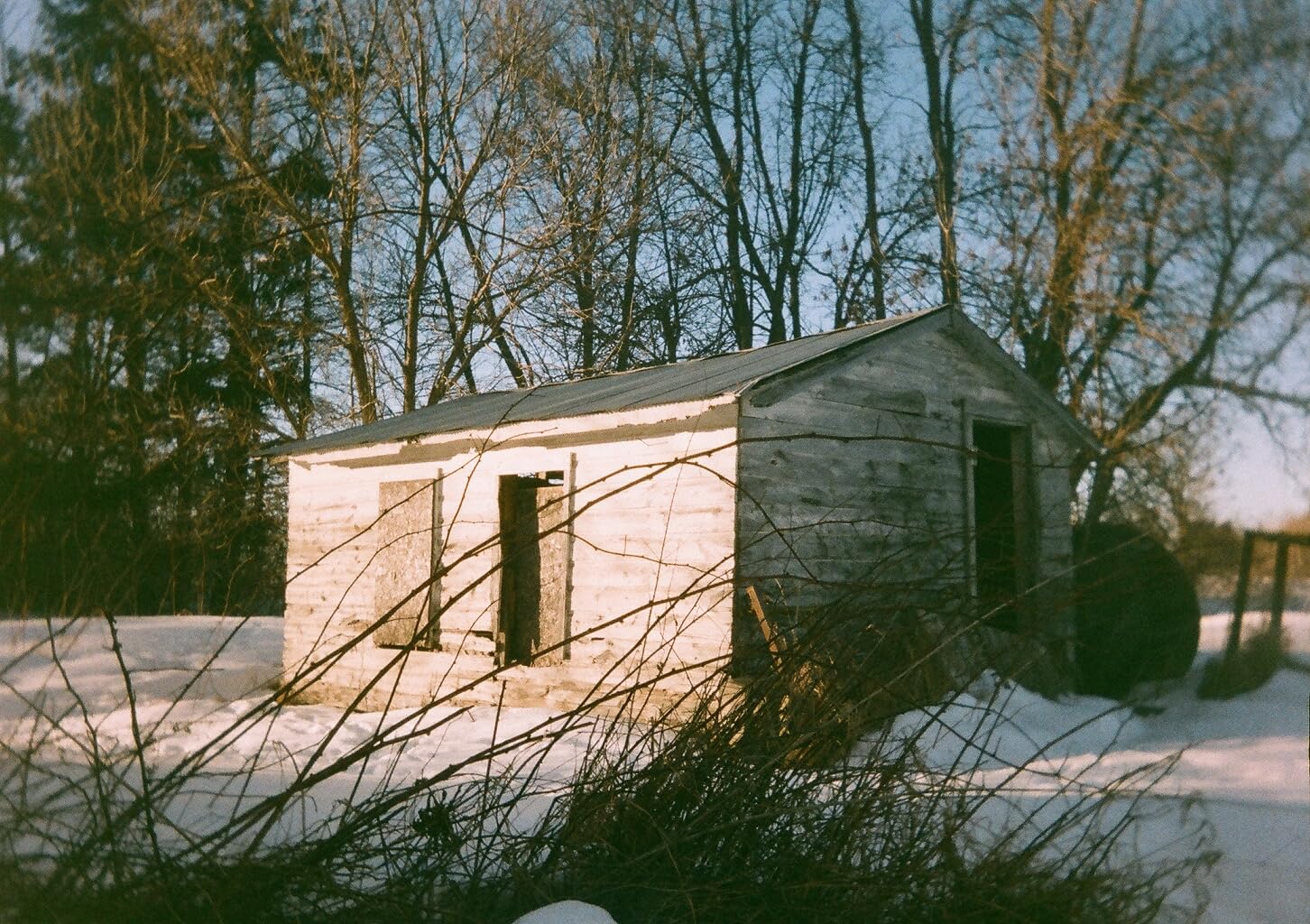 Kodak EKTAR H35 Half Frame 35mm Camera, Reusable, Focus-Free, Lightweight, Easy to Use (Film and AAA Battery Not Included) (White Pack with 24-Exposure Film) customer photo 1