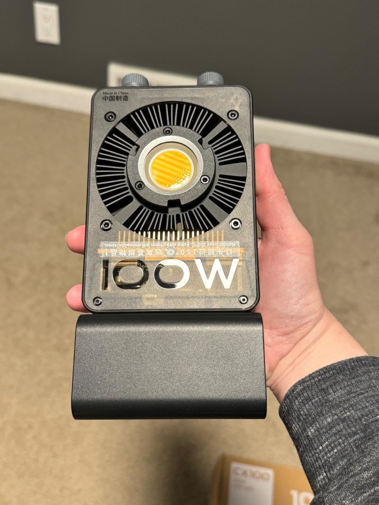ZHIYUN CINEPEER CX100 100W LED Video Light, Built-in 4500mAh Battery COB Portable Photography Light Bi-Color 2700K~6500K CRI 96+ TLCI 97+ Continuous Output Lighting customer photo 1