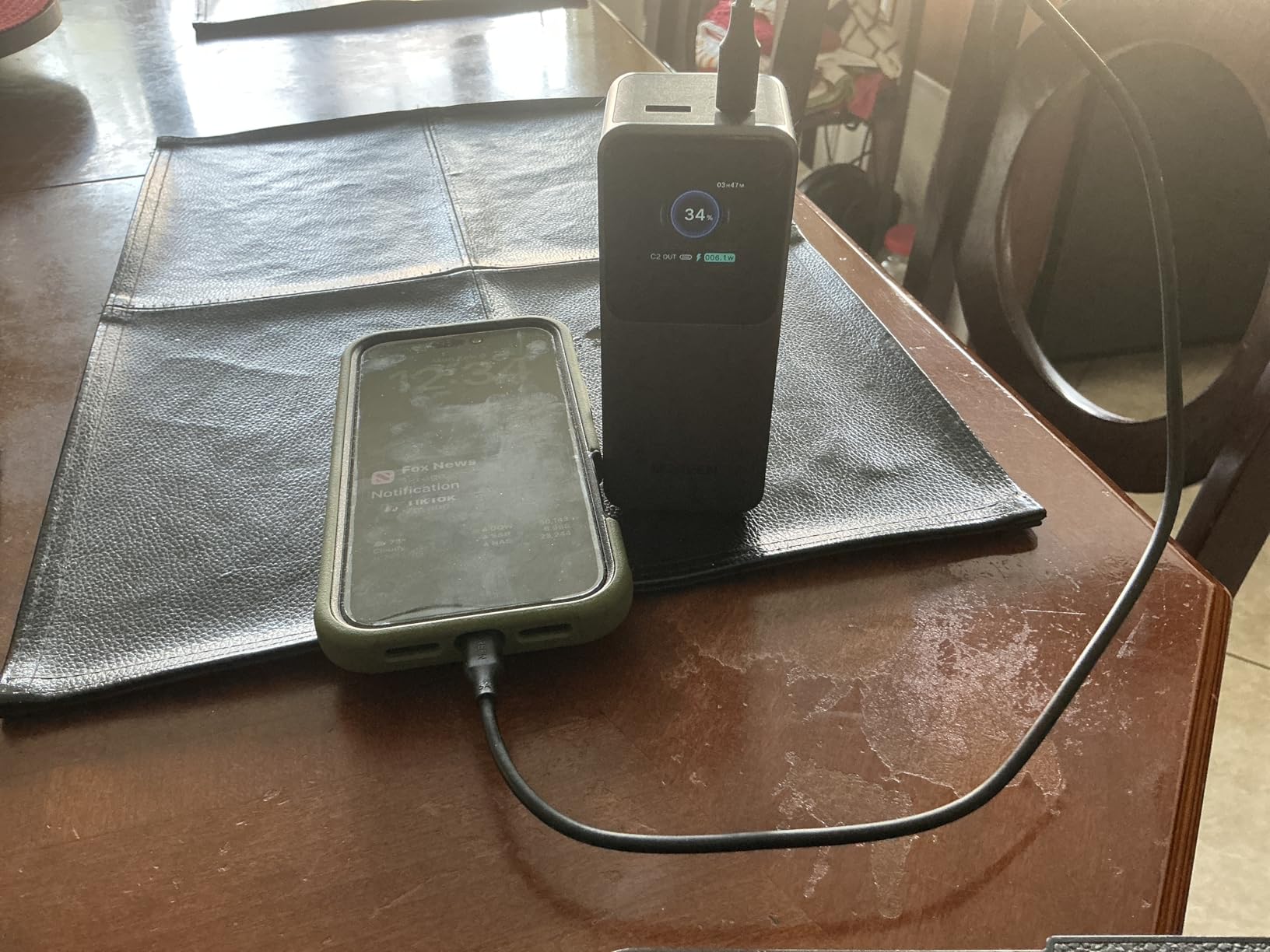 UGREEN Nexode Power Bank 20000mAh 130W Portable Charger 72Wh PD Fast Charging 3-Port USB C Battery Pack with TFT Smart Display for MacBook/iPad/iPhone 17/16/Samsung S26 and More customer photo 1