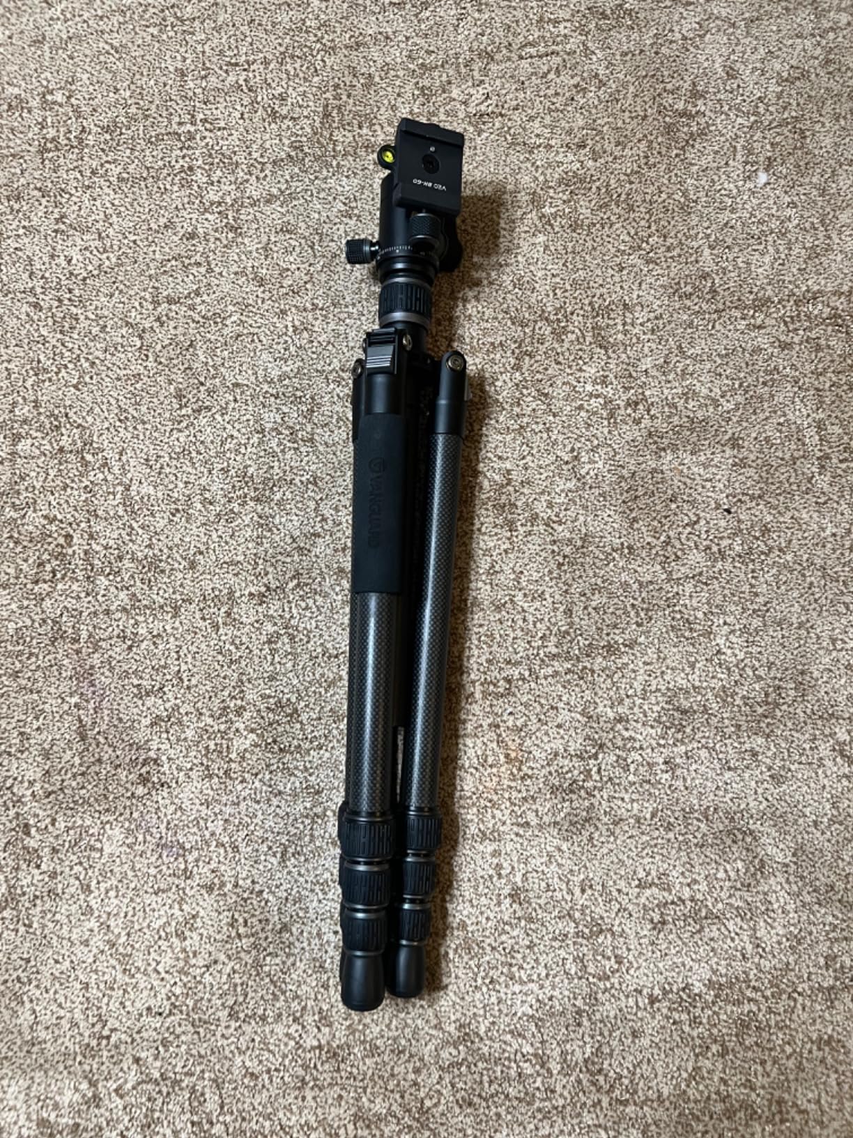 Vanguard Vesta GO 264CB Carbon Fiber Travel Tripod with VEO BH-60 Ball Head customer photo 1