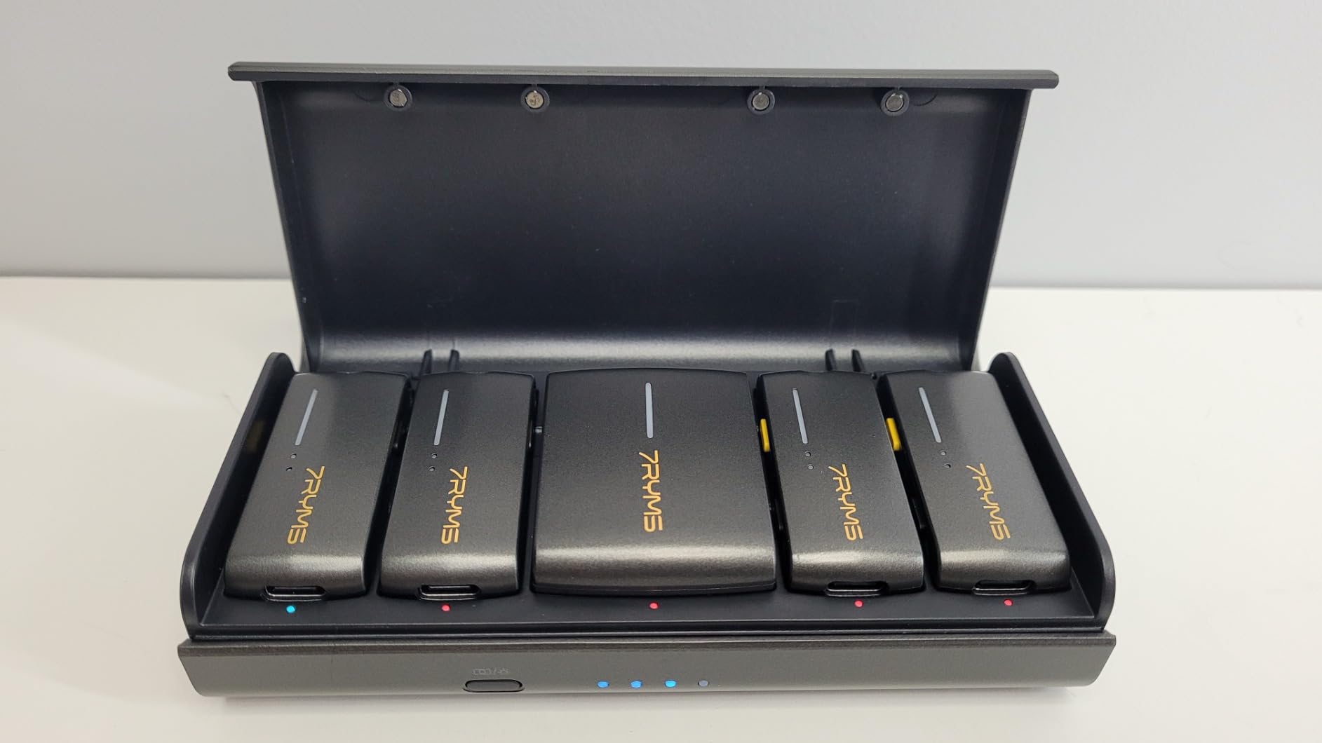 7RYMS iRay DW40 4-Channel Wireless Lavalier Microphone with Noise Cancellation, 656ft Range, 12.5H Working, Wireless Laple Mic for iPhone, DSLR Camera, Android, Video Recording Podcast Live-Stream customer photo 2