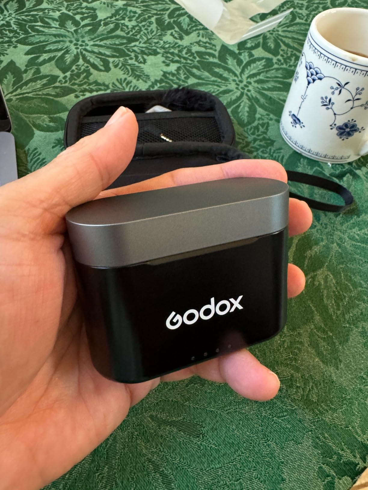 GODOX WEC-S Kit2 Wireless Microphone System for Sony, Hotshoe Mount Receiver for Sony Camera, Dual Channel 2.4G Wireless Microphone, 200m(656ft.) Range, Noise Cancelling Lavalier Mic customer photo 1