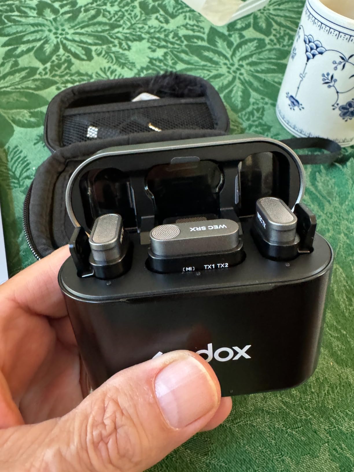 GODOX WEC-S Kit2 Wireless Microphone System for Sony, Hotshoe Mount Receiver for Sony Camera, Dual Channel 2.4G Wireless Microphone, 200m(656ft.) Range, Noise Cancelling Lavalier Mic customer photo 2