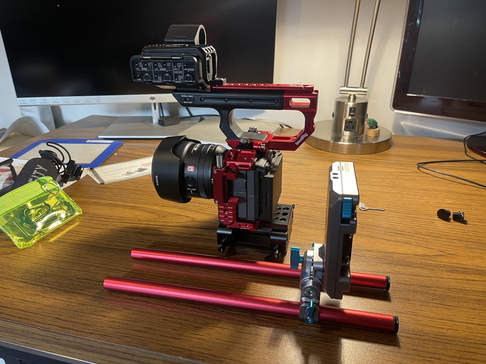 KONDOR BLUE | Gold Mount Pro Battery Plate with Swiveling Rod Block | ARRI-Style Anti-Twist mounts, M4 mounts & Output/Input Capability | Space Gray customer photo 2