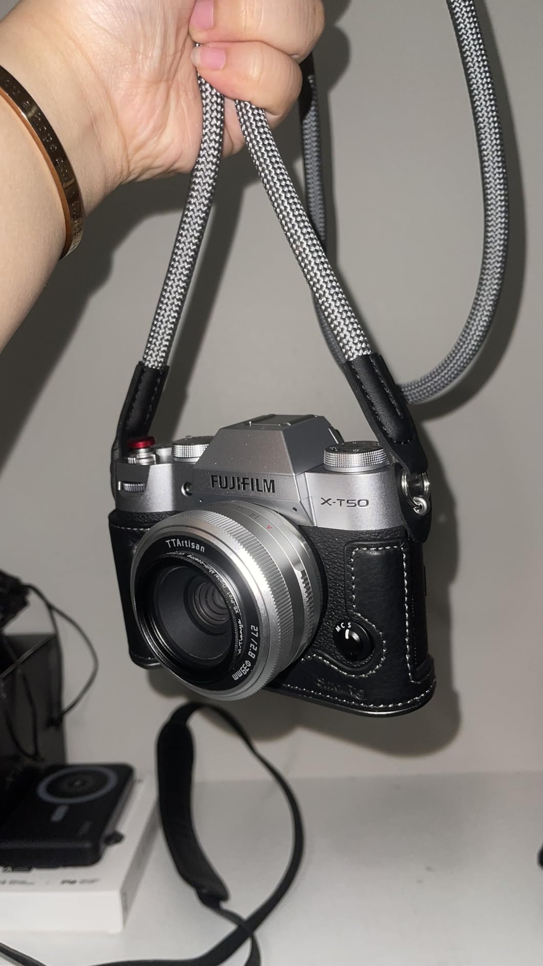 SMALLRIG X-T50 Half Leather Case Kit with Shoulder Strap, Retro Style Camera Case with Aluminum Alloy Frame for FUJIFILM X-T50 (Brown) - 4710 customer photo 1