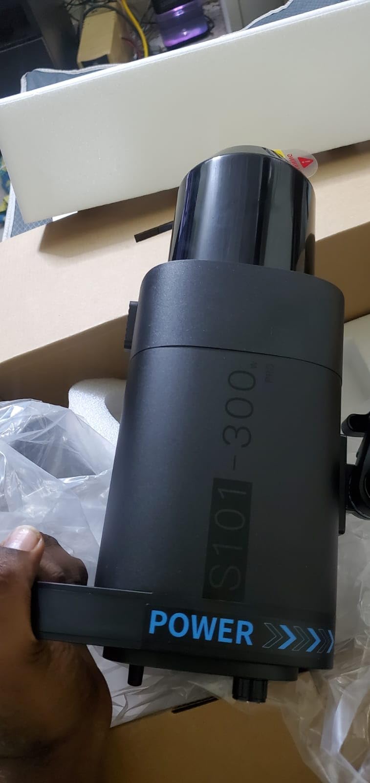 NEEWER S102-400W PRO Strobe Flash Light with 2.4G Trigger, 400Ws GN62 5600K with 30W LED Modeling Lamp Bowens Mount Reflector S1/S2 Mode Silent Fan for Portrait Product Photography, QPRO Supported customer photo 2